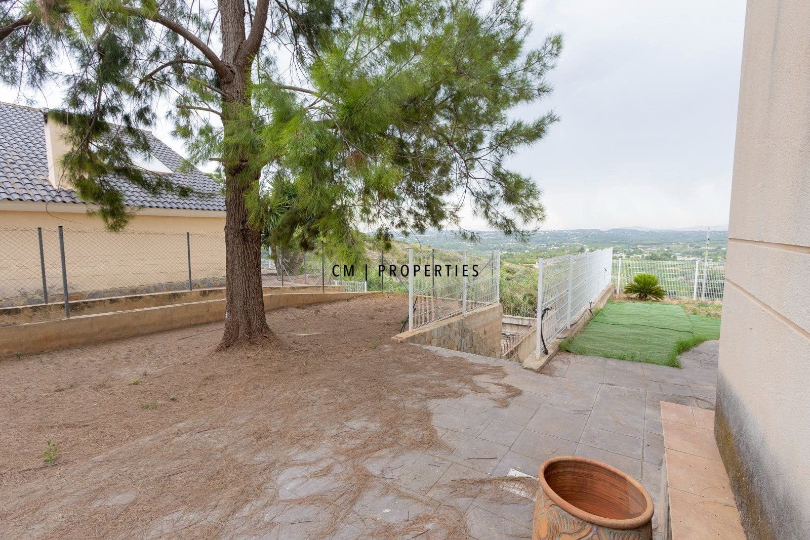 3 bedroom Villa for sale in Torrent with garage - € 420,000 (Ref: 9889368)