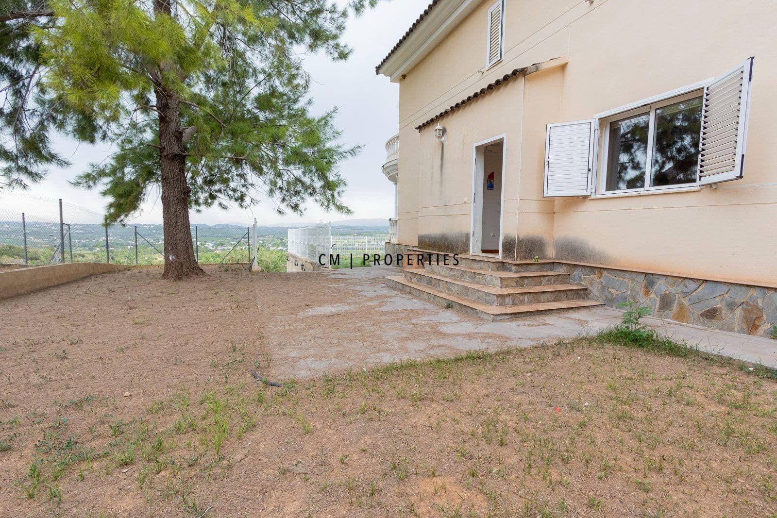 3 bedroom Villa for sale in Torrent with garage - € 420,000 (Ref: 9889368)