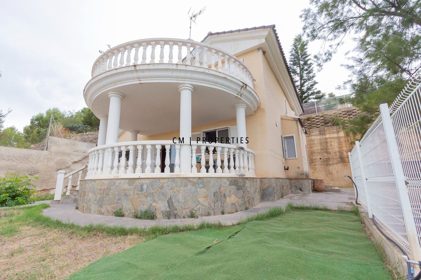3 bedroom Villa for sale in Torrent with garage - € 420,000 (Ref: 9889368)
