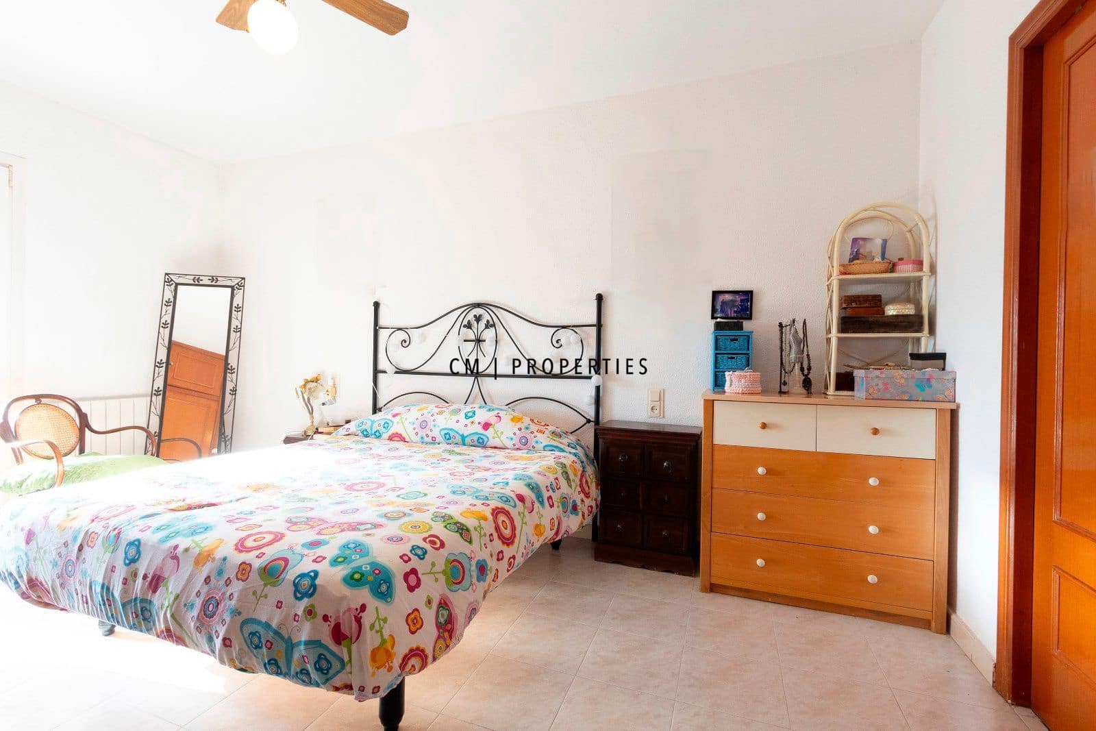 5 bedroom Townhouse for rent in La Canada with pool garage - € 2,700 (Ref: 9889437)