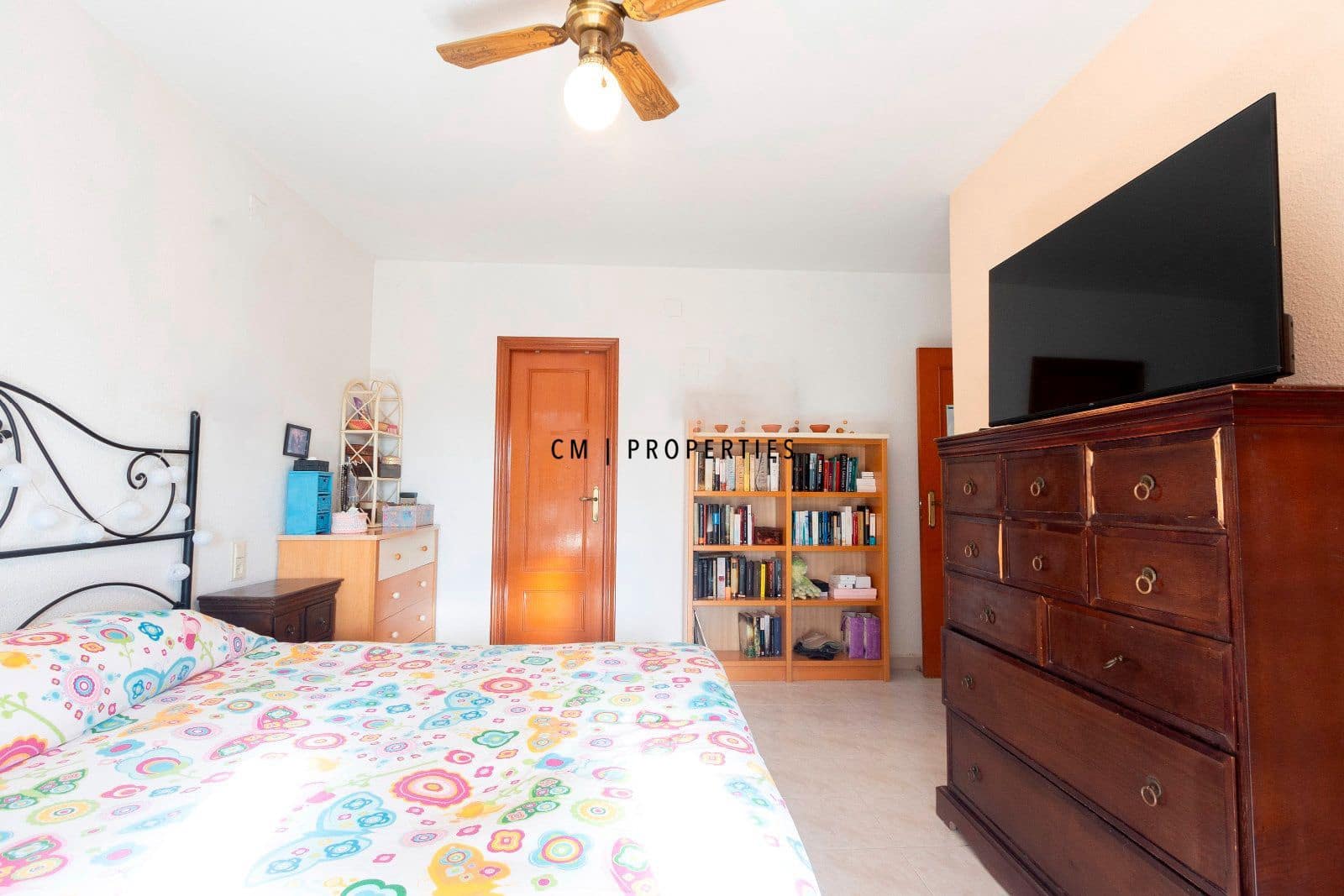 5 bedroom Townhouse for rent in La Canada with pool garage - € 2,700 (Ref: 9889437)