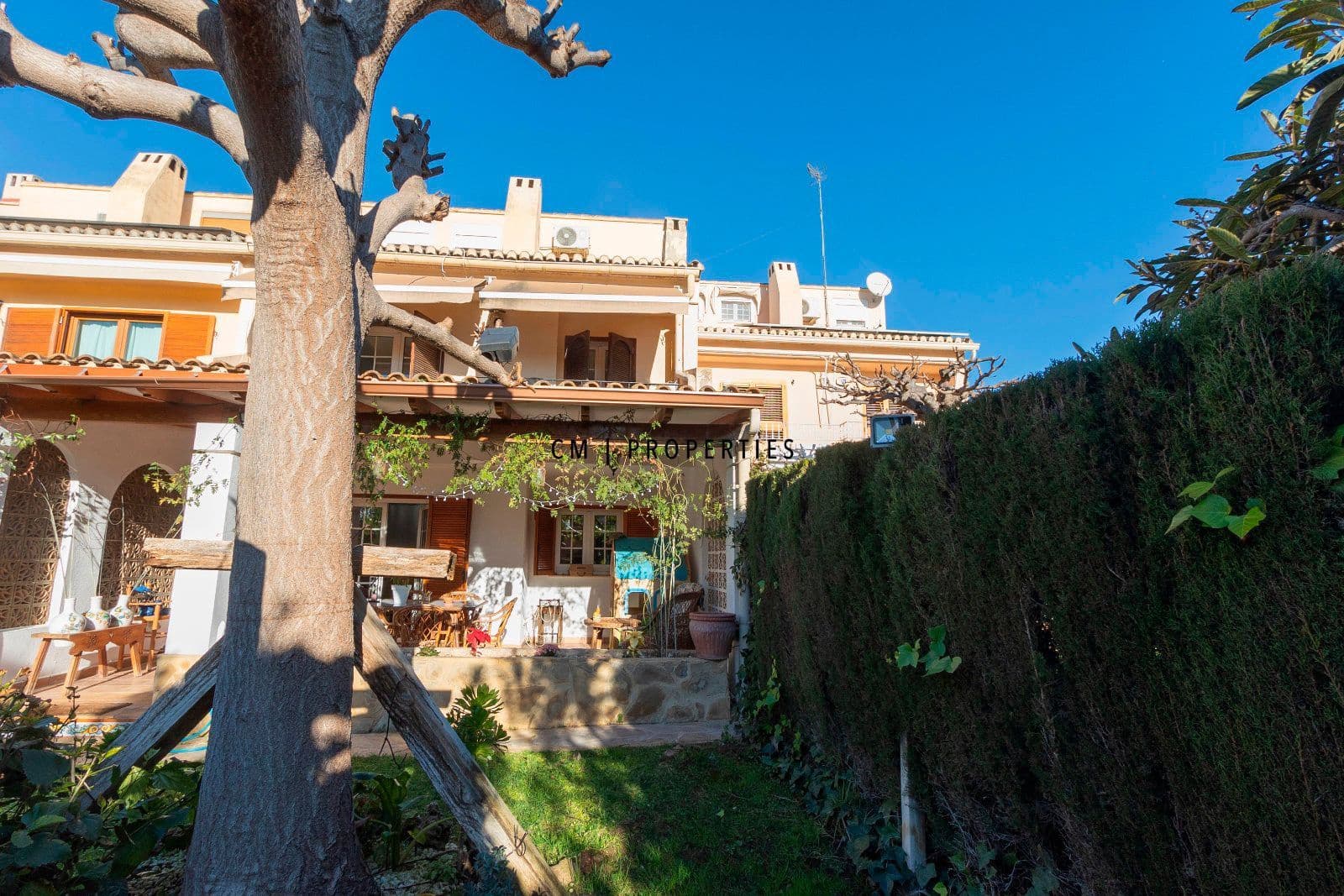 5 bedroom Townhouse for rent in La Canada with pool garage - € 2,700 (Ref: 9889437)