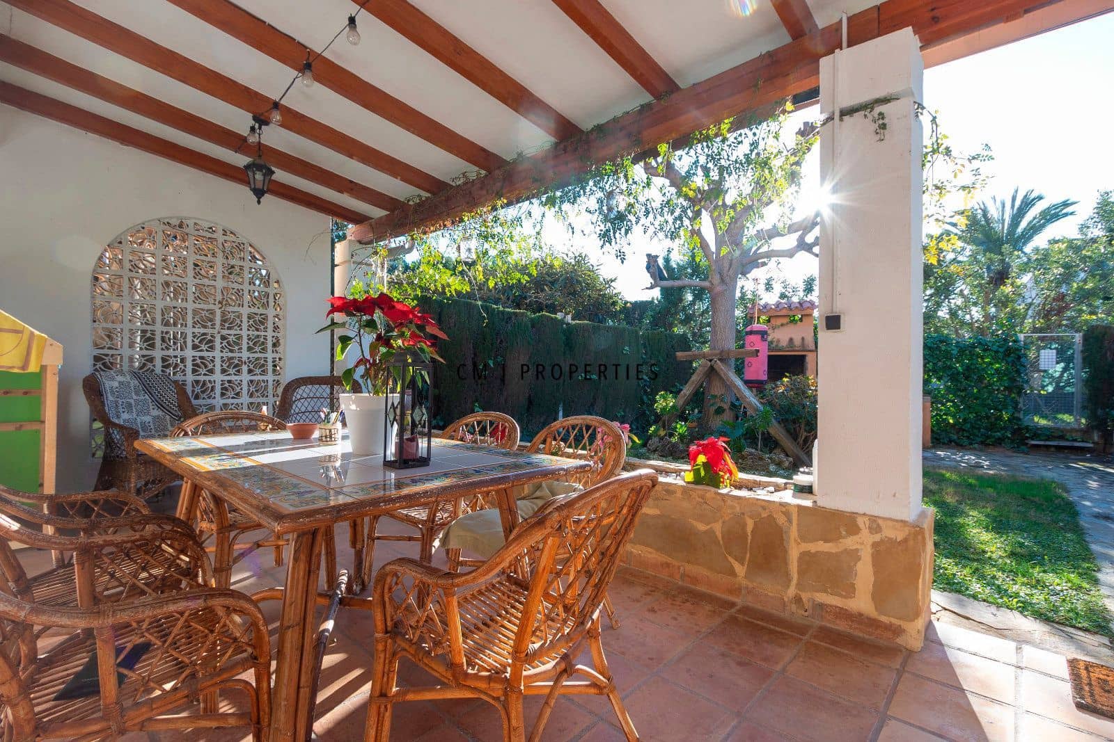 5 bedroom Townhouse for rent in La Canada with pool garage - € 2,700 (Ref: 9889437)