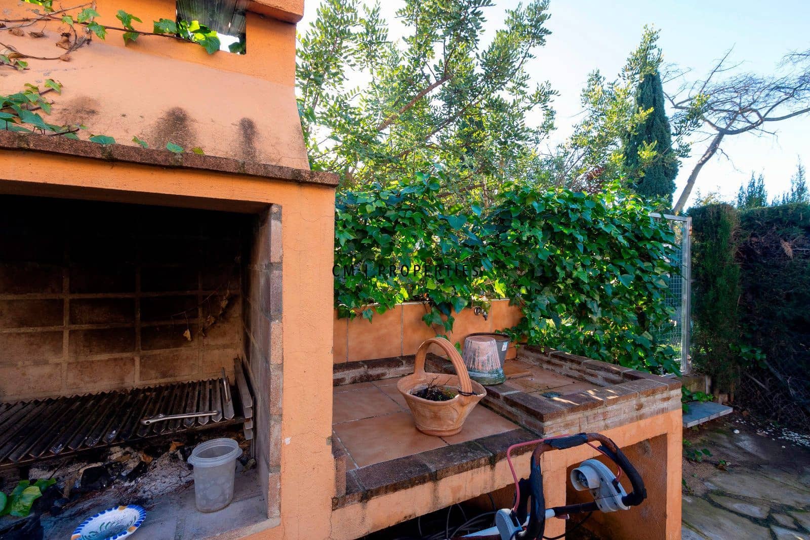 5 bedroom Townhouse for rent in La Canada with pool garage - € 2,700 (Ref: 9889437)