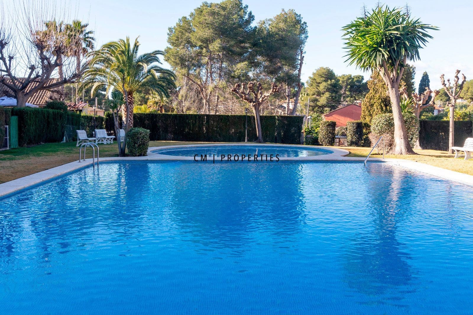 5 bedroom Townhouse for rent in La Canada with pool garage - € 2,700 (Ref: 9889437)