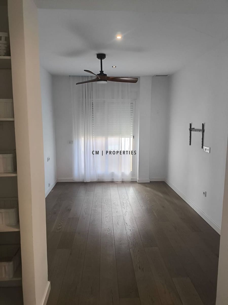 3 bedroom Flat for rent in Valencia city - € 2,500 (Ref: 9891049)