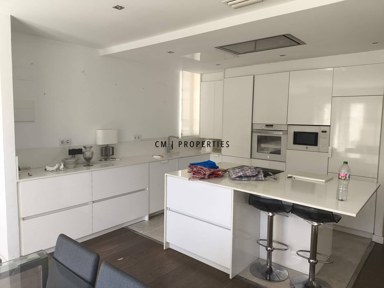 3 bedroom Flat for rent in Valencia city - € 2,500 (Ref: 9891049)