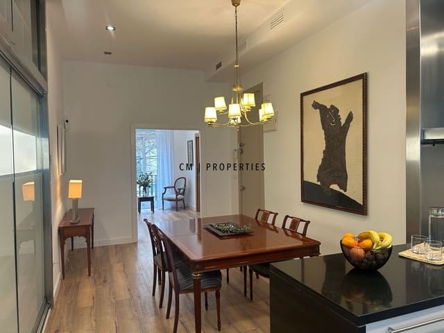 3 quarto Apartamento para arrendar em L'Eixample, Valência cidade - 2 500 € (Ref: 9891476)