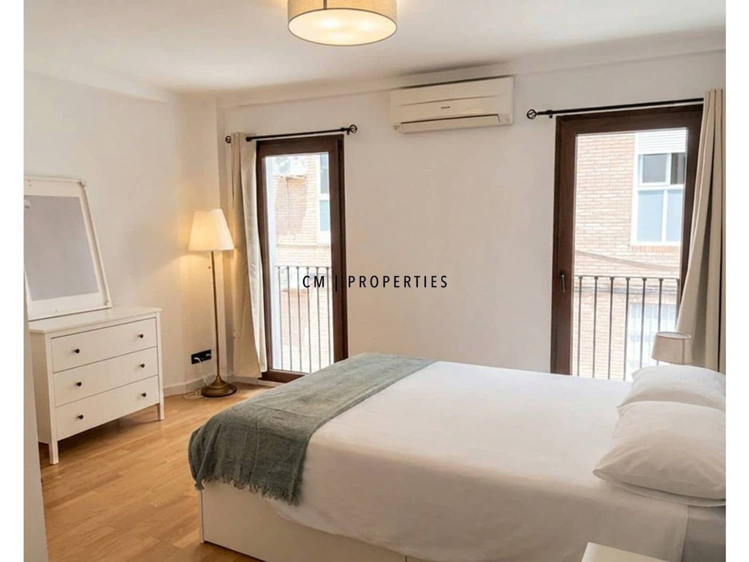 2 soveværelse Villa til leje i Valencia by - € 2.000 (Ref: 9893144)