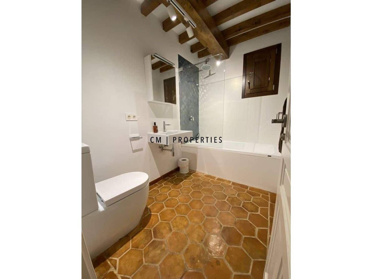 4 soveværelse Villa til leje i Vilamarxant / Villamarchante med swimmingpool garage - € 2.400 (Ref: 9893217)