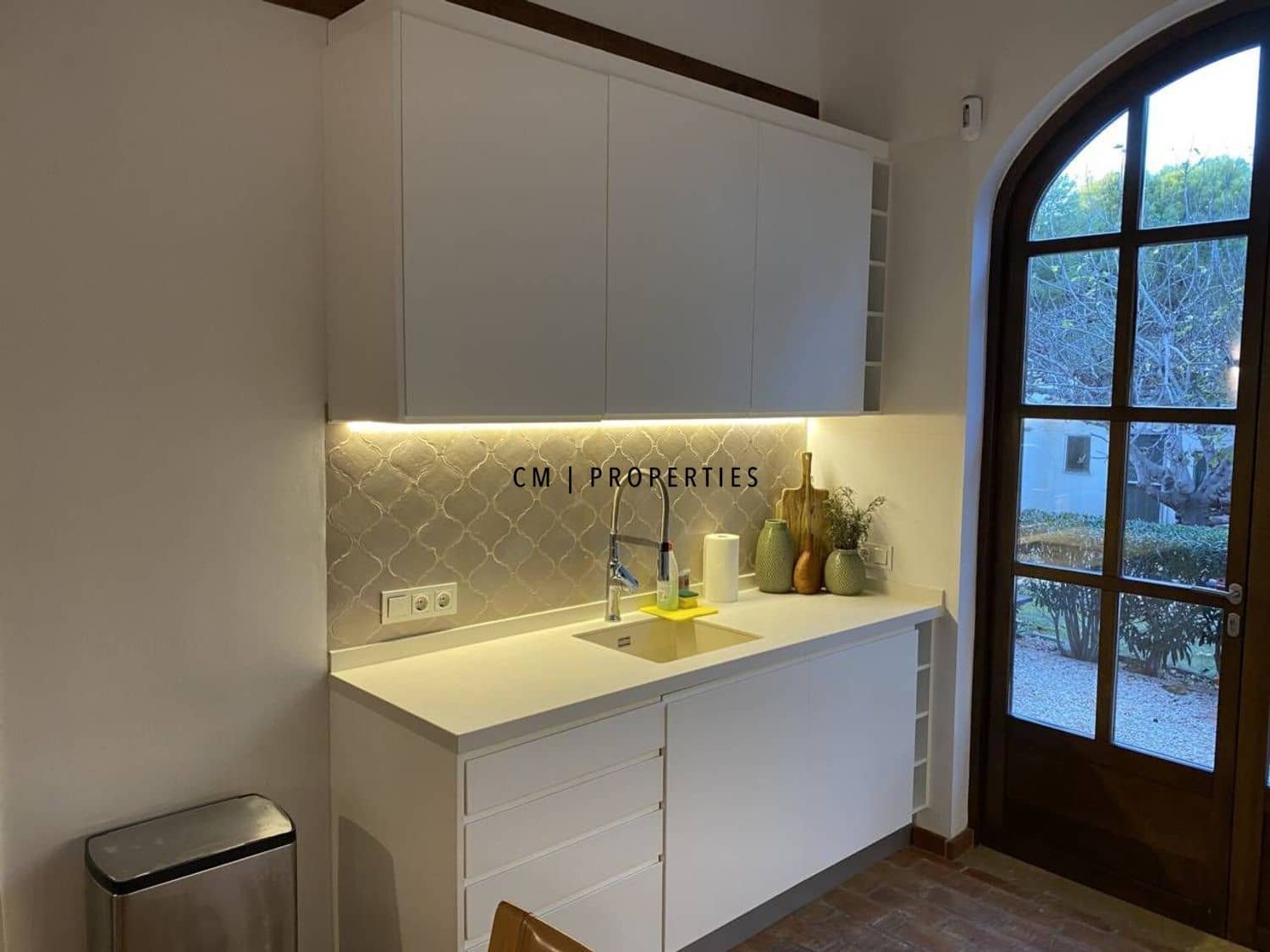 4 soveværelse Villa til leje i Vilamarxant / Villamarchante med swimmingpool garage - € 2.400 (Ref: 9893217)