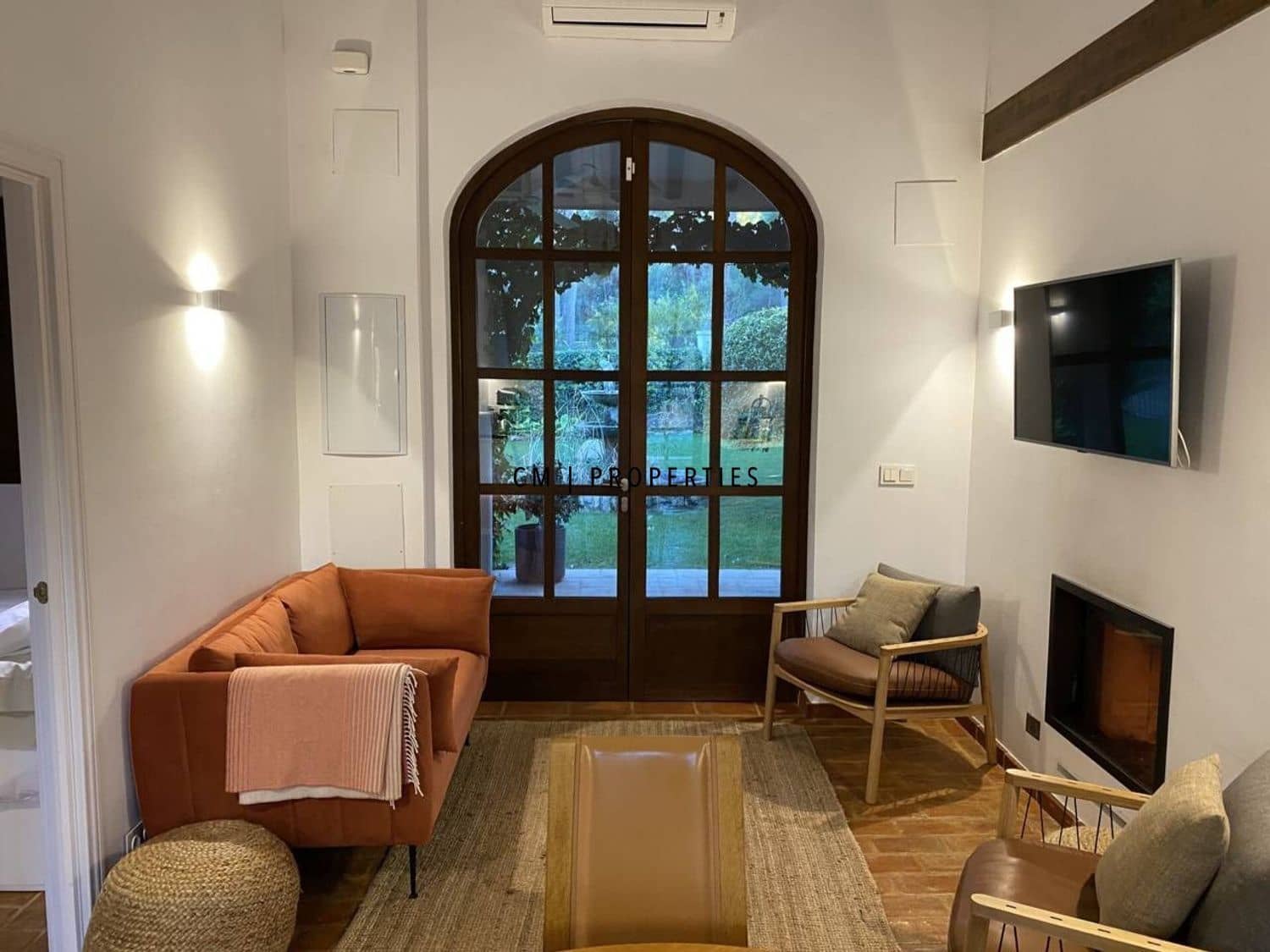 4 soveværelse Villa til leje i Vilamarxant / Villamarchante med swimmingpool garage - € 2.400 (Ref: 9893217)