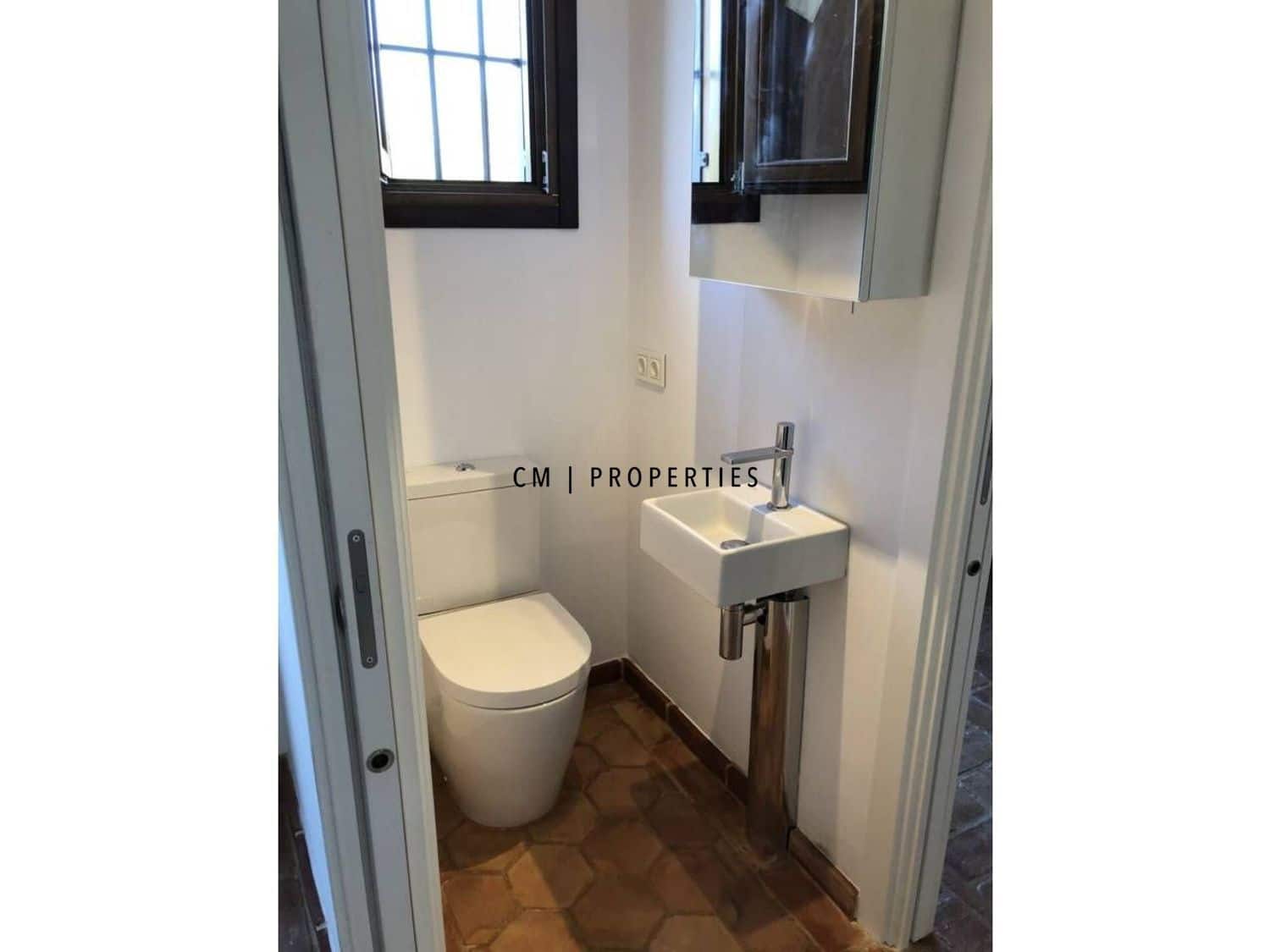 4 soveværelse Villa til leje i Vilamarxant / Villamarchante med swimmingpool garage - € 2.400 (Ref: 9893217)