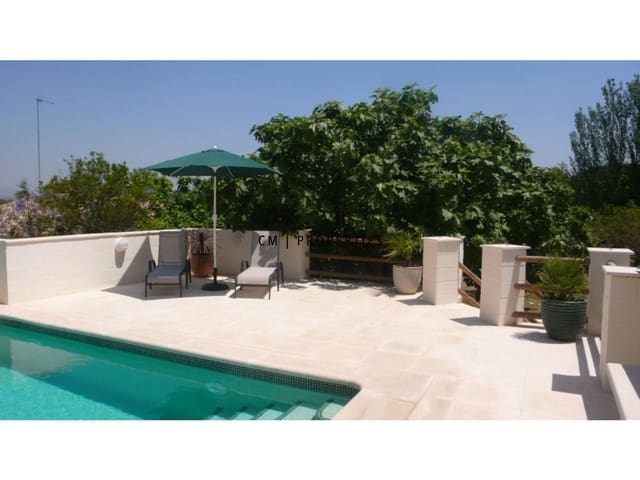 4 bedroom Villa for rent in Vilamarxant / Villamarchante - € 2,400 (Ref: 9893217)
