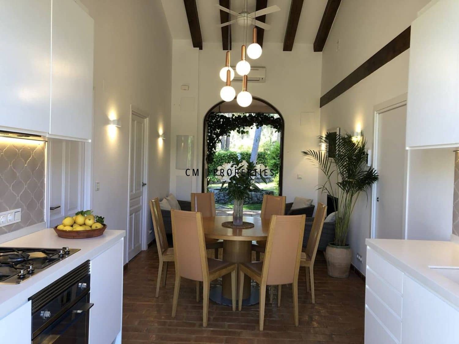 4 soveværelse Villa til leje i Vilamarxant / Villamarchante med swimmingpool garage - € 2.400 (Ref: 9893217)