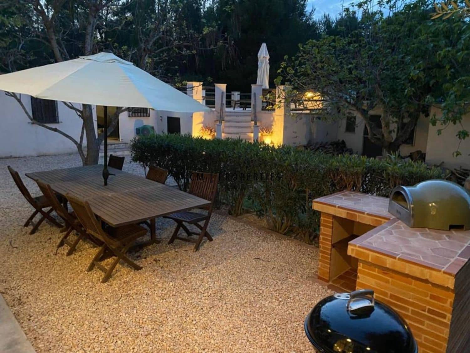 4 soveværelse Villa til leje i Vilamarxant / Villamarchante med swimmingpool garage - € 2.400 (Ref: 9893217)