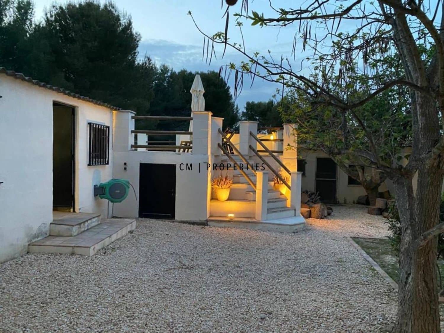 4 soveværelse Villa til leje i Vilamarxant / Villamarchante med swimmingpool garage - € 2.400 (Ref: 9893217)