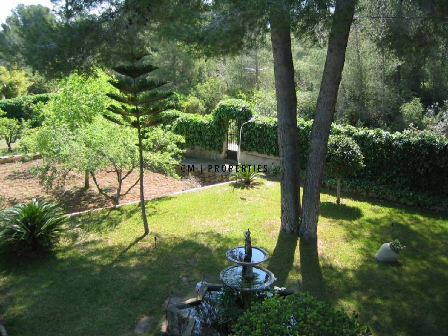 4 soveværelse Villa til leje i Vilamarxant / Villamarchante med swimmingpool garage - € 2.400 (Ref: 9893217)