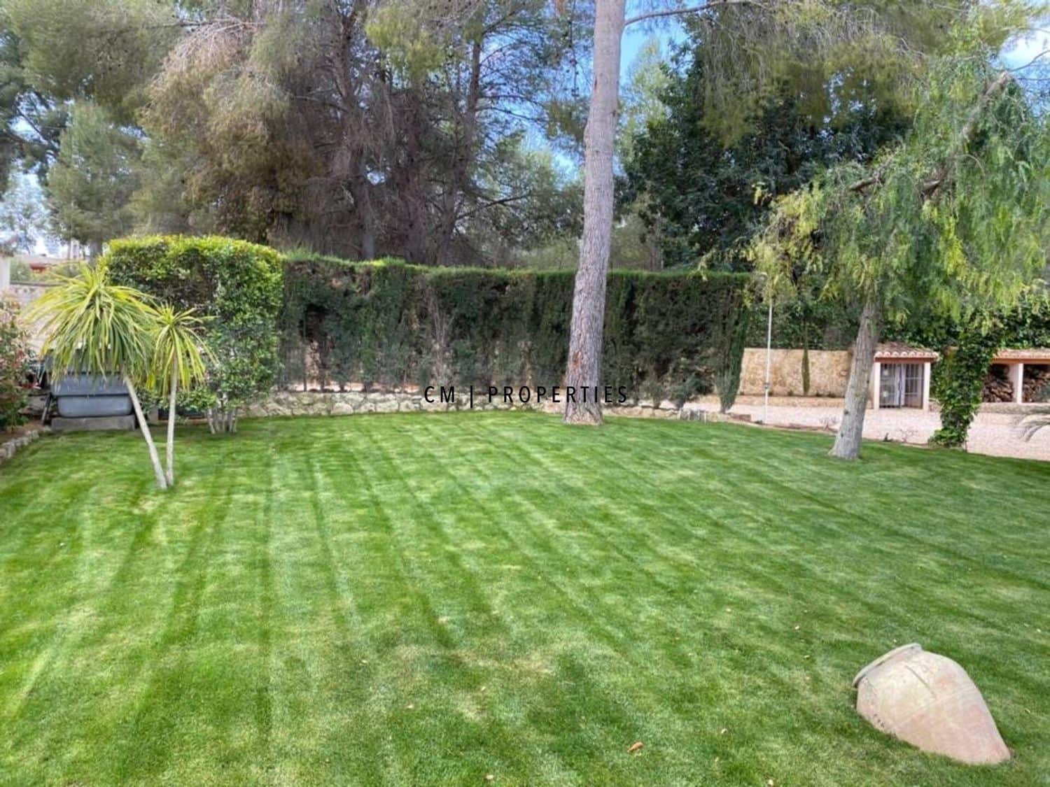 4 soveværelse Villa til leje i Vilamarxant / Villamarchante med swimmingpool garage - € 2.400 (Ref: 9893217)