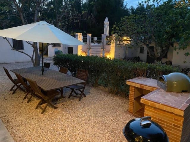 4 bedroom Villa for rent in Vilamarxant / Villamarchante - € 2,400 (Ref: 9893217)