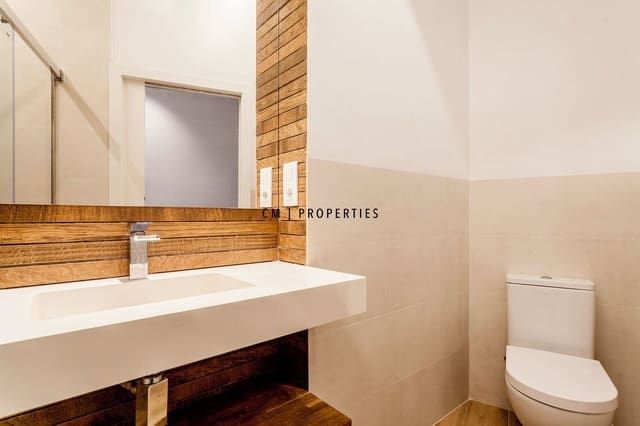 1 sovrum Lägenhet att hyra i Ciutat Vella, Valencia stad - 1 275 € (Ref: 9894736)