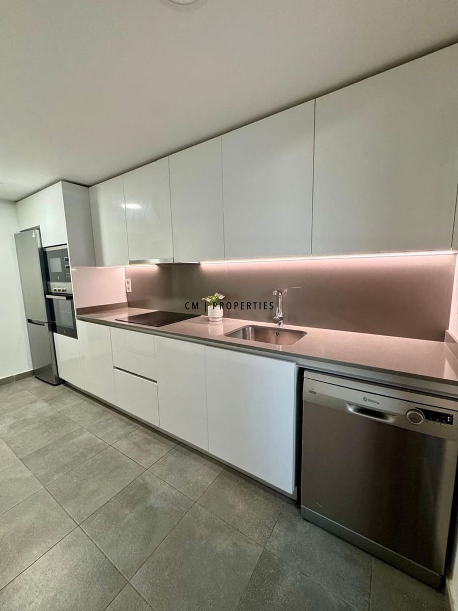 3 bedroom Flat for rent in Valencia city with pool garage - € 2,500 (Ref: 9895147)