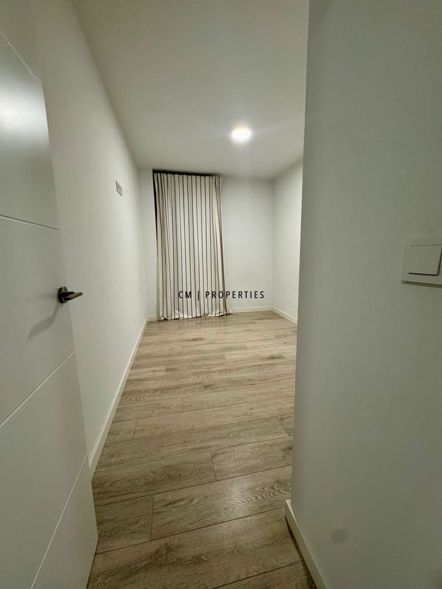 3 bedroom Flat for rent in Valencia city with pool garage - € 2,500 (Ref: 9895147)