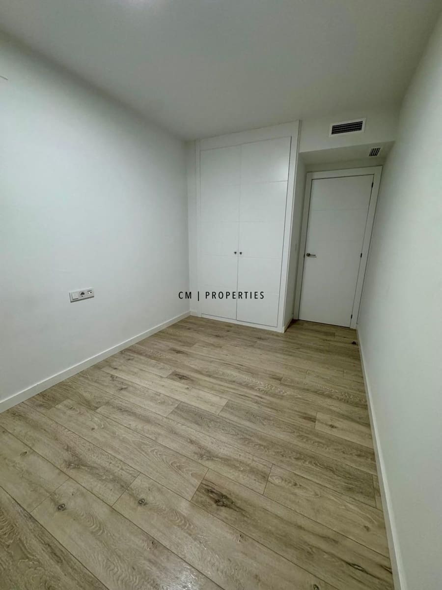 3 bedroom Flat for rent in Valencia city with pool garage - € 2,500 (Ref: 9895147)