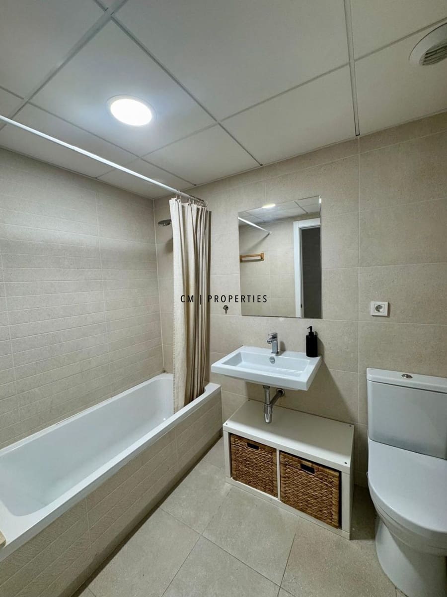 3 bedroom Flat for rent in Valencia city with pool garage - € 2,500 (Ref: 9895147)