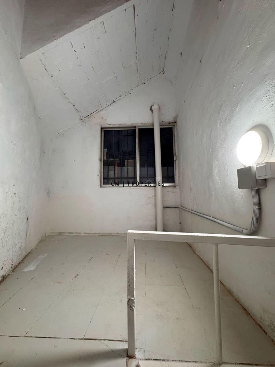 2 slaapkamer Flat te huur in Serra - € 950 (Ref: 9895148)