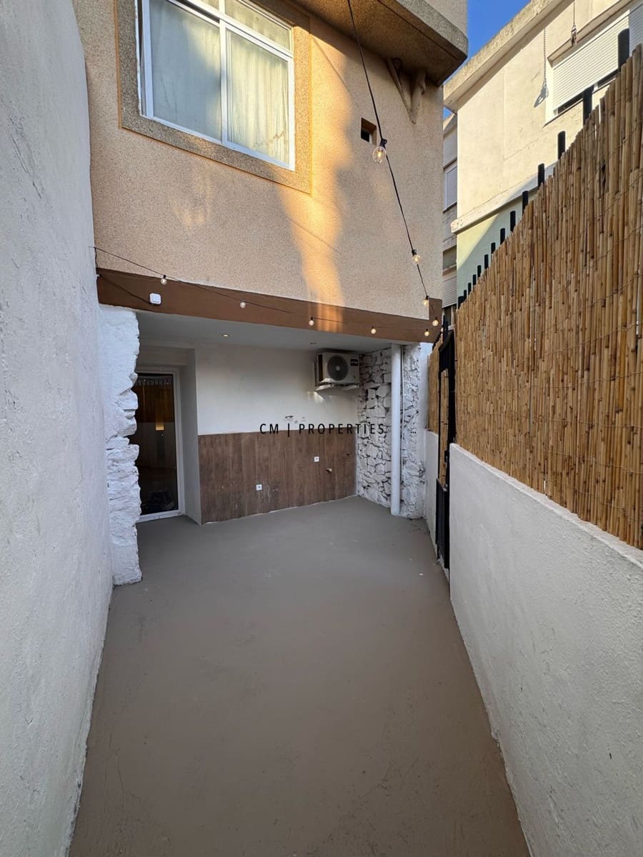 2 slaapkamer Flat te huur in Serra - € 950 (Ref: 9895148)