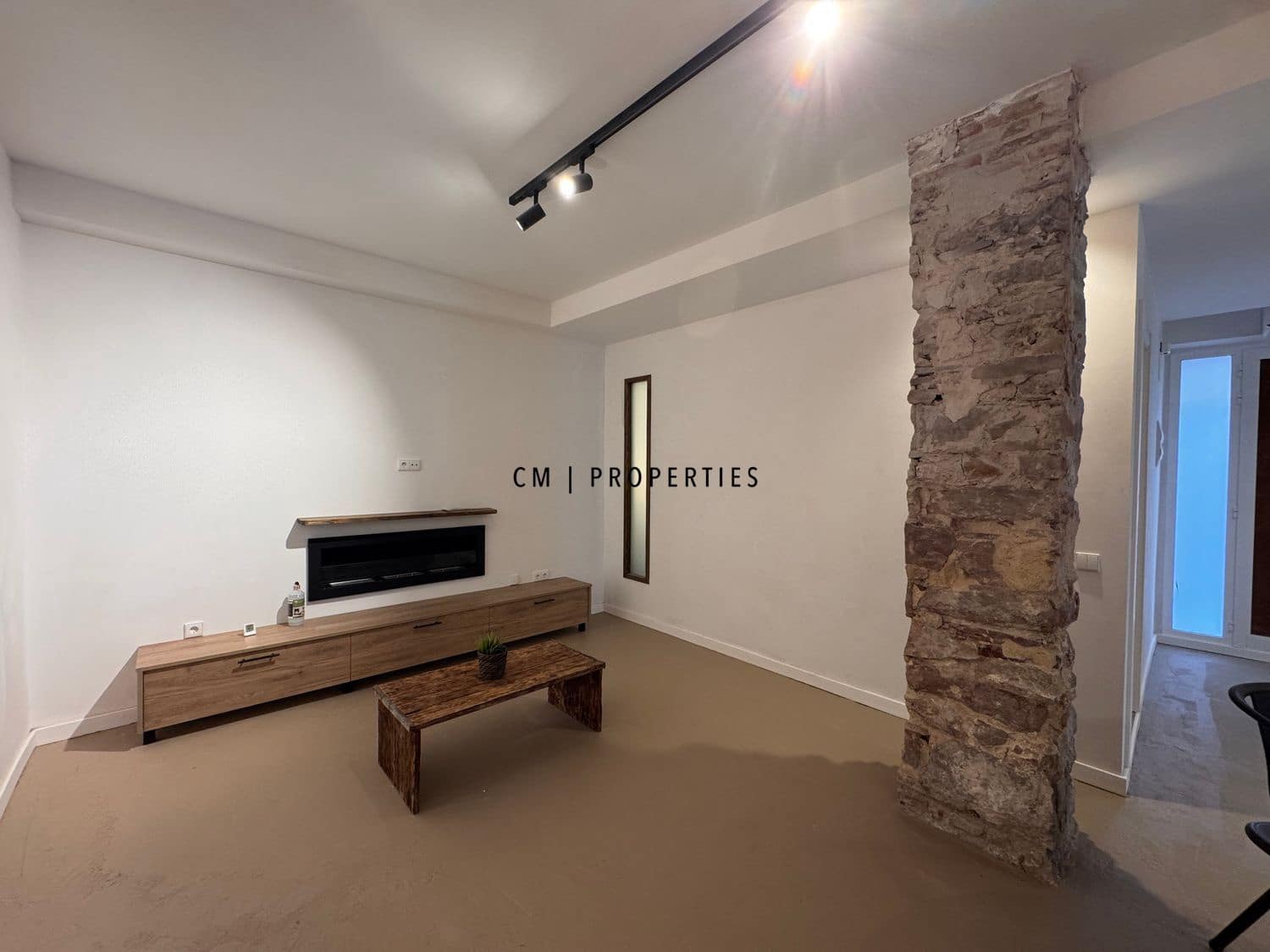 2 slaapkamer Flat te huur in Serra - € 950 (Ref: 9895148)