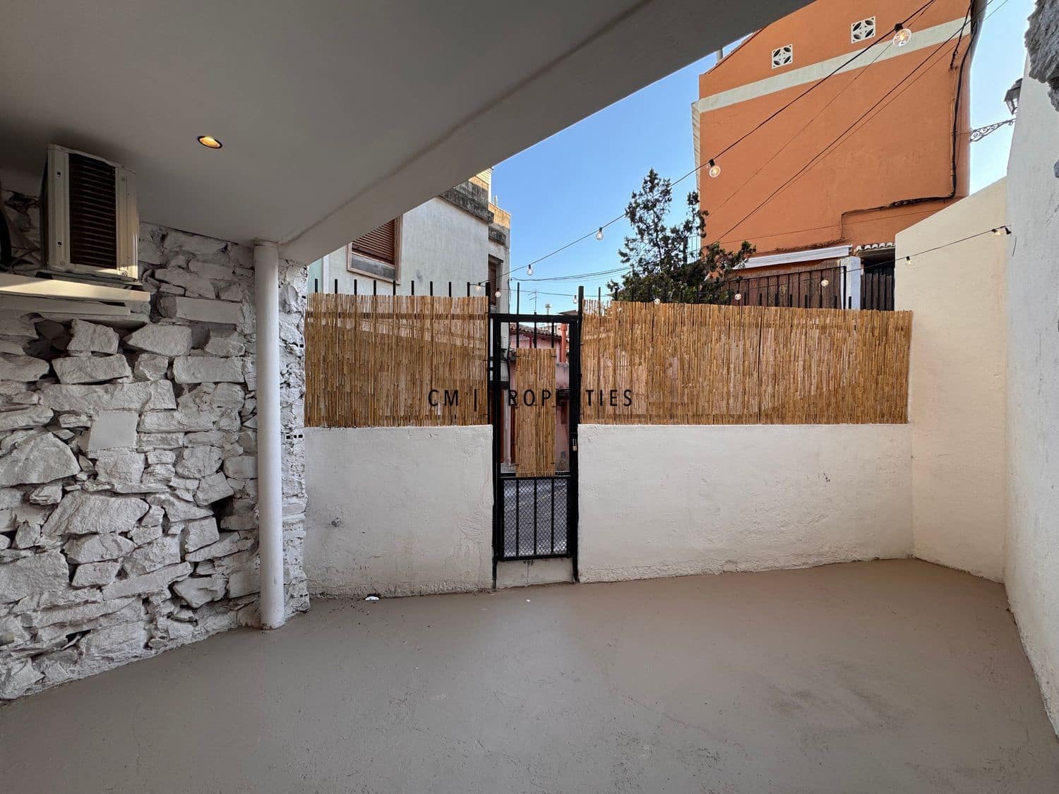 2 slaapkamer Flat te huur in Serra - € 950 (Ref: 9895148)