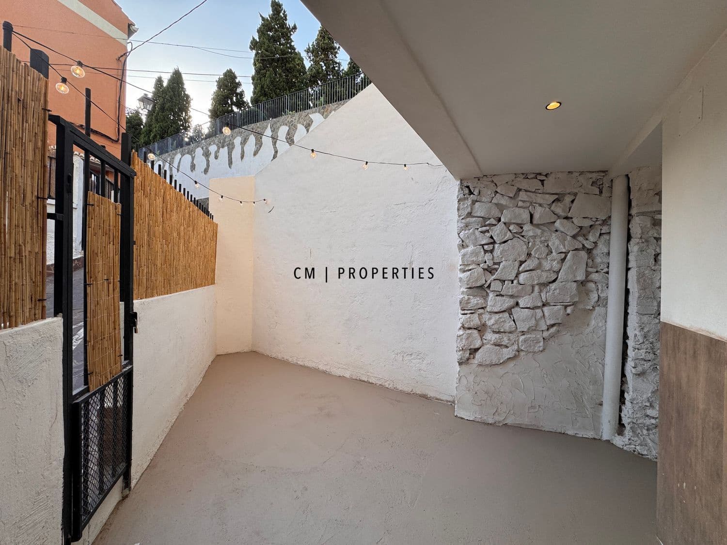 2 slaapkamer Flat te huur in Serra - € 950 (Ref: 9895148)
