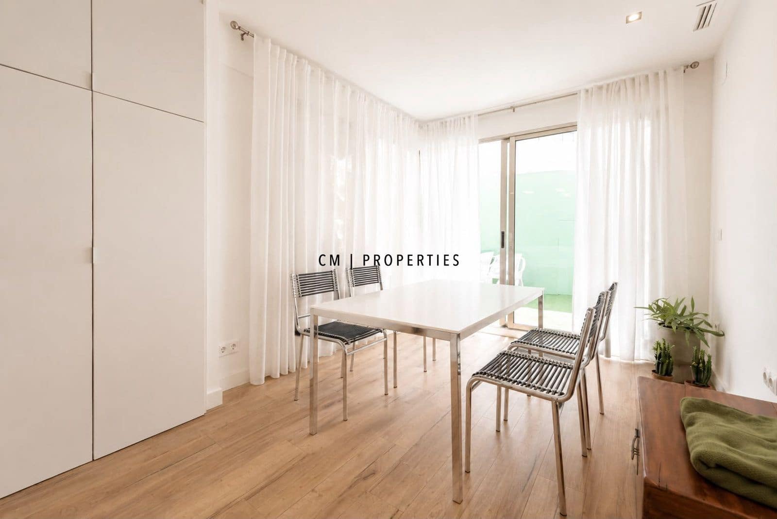 3 soveværelse Lejlighed til leje i Valencia by - € 2.500 (Ref: 9898401)