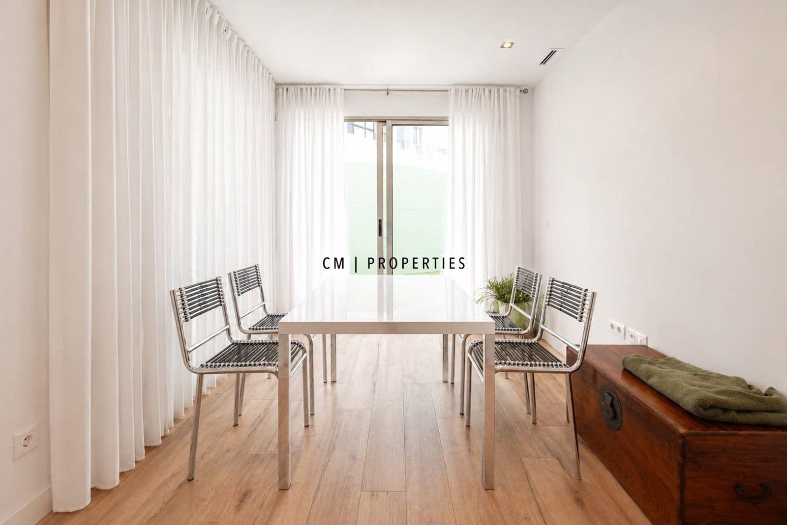 3 soveværelse Lejlighed til leje i Valencia by - € 2.500 (Ref: 9898401)
