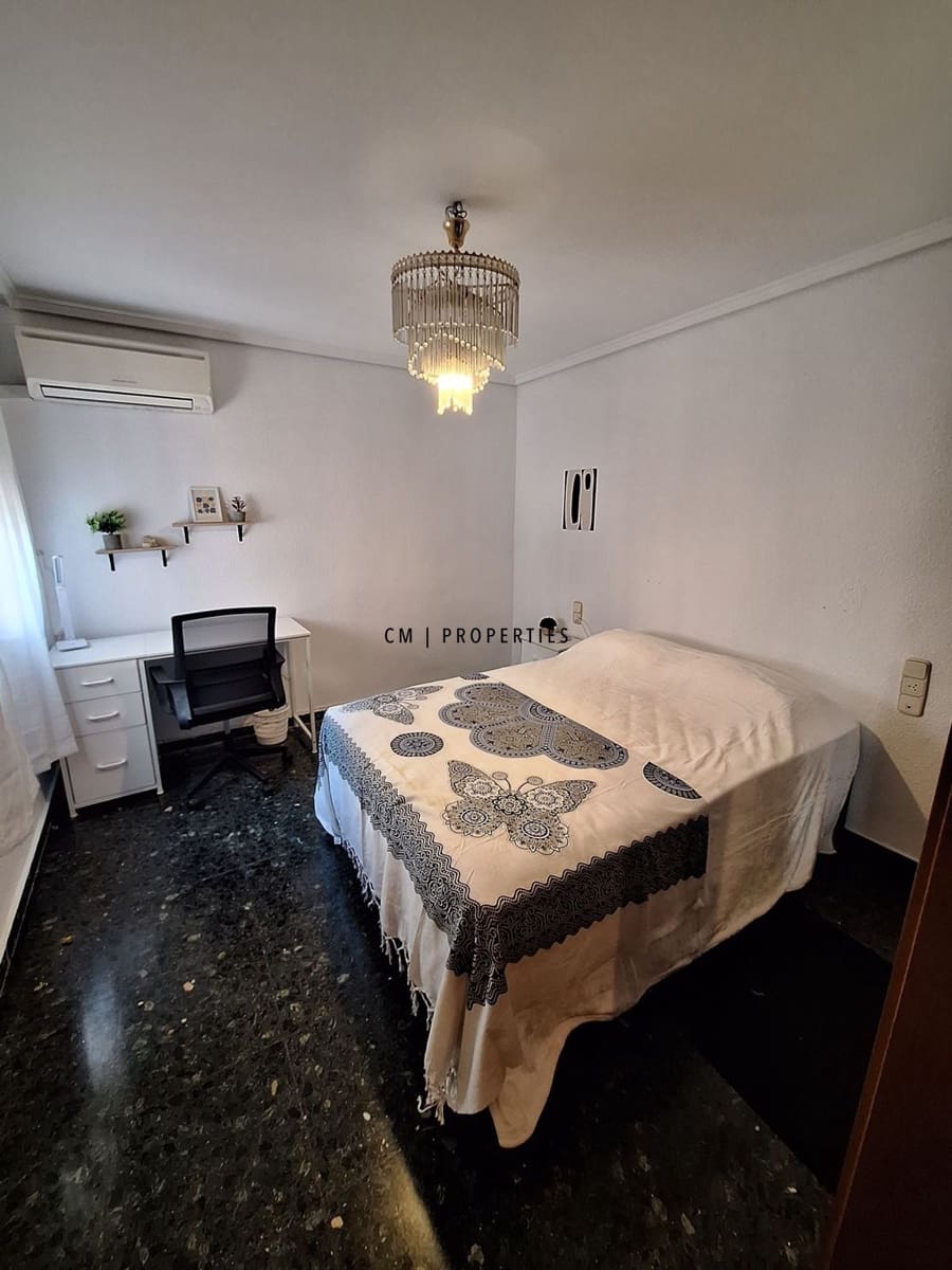 Piso de 4 habitaciones en Moncada en alquiler con piscina - 1.590 € (Ref: 9905264)