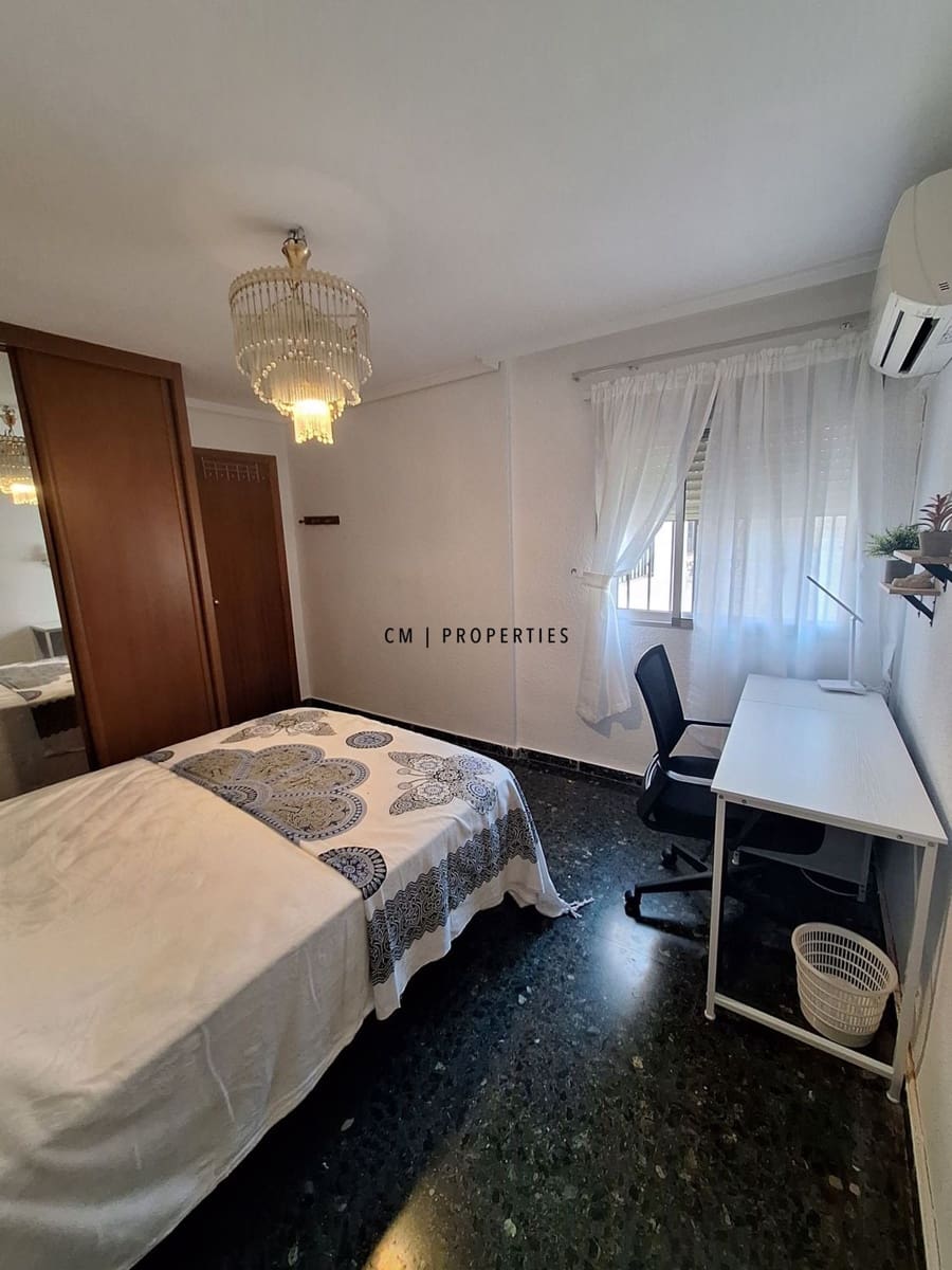 Piso de 4 habitaciones en Moncada en alquiler con piscina - 1.590 € (Ref: 9905264)