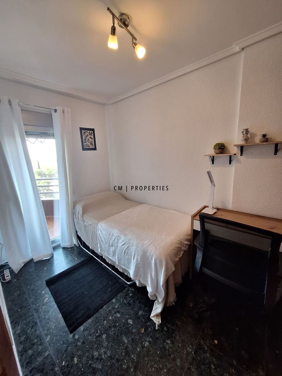 Piso de 4 habitaciones en Moncada en alquiler con piscina - 1.590 € (Ref: 9905264)