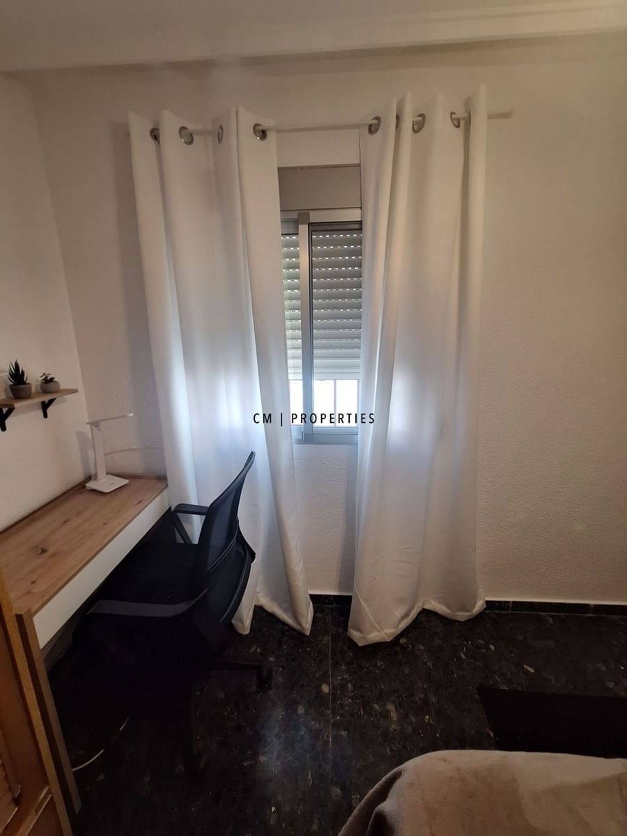 Piso de 4 habitaciones en Moncada en alquiler con piscina - 1.590 € (Ref: 9905264)