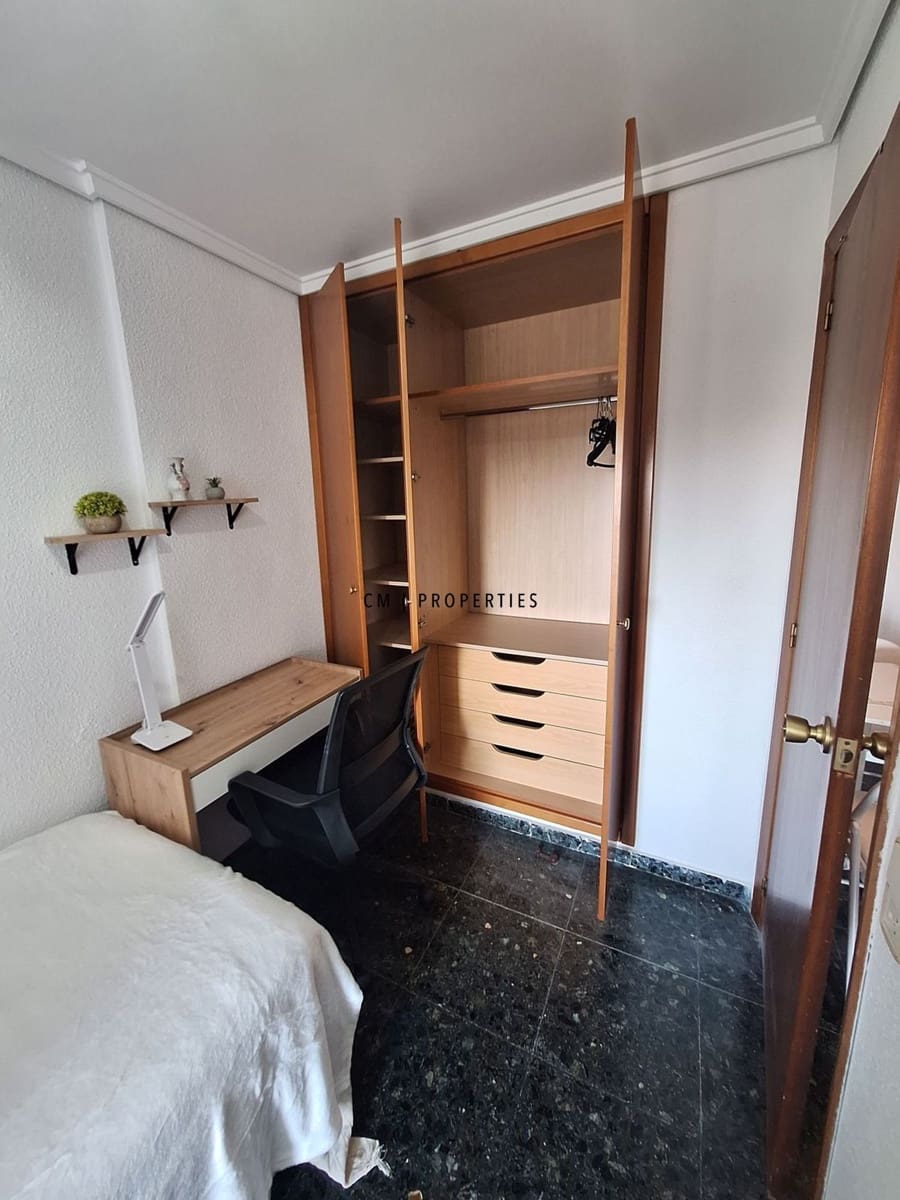 Piso de 4 habitaciones en Moncada en alquiler con piscina - 1.590 € (Ref: 9905264)
