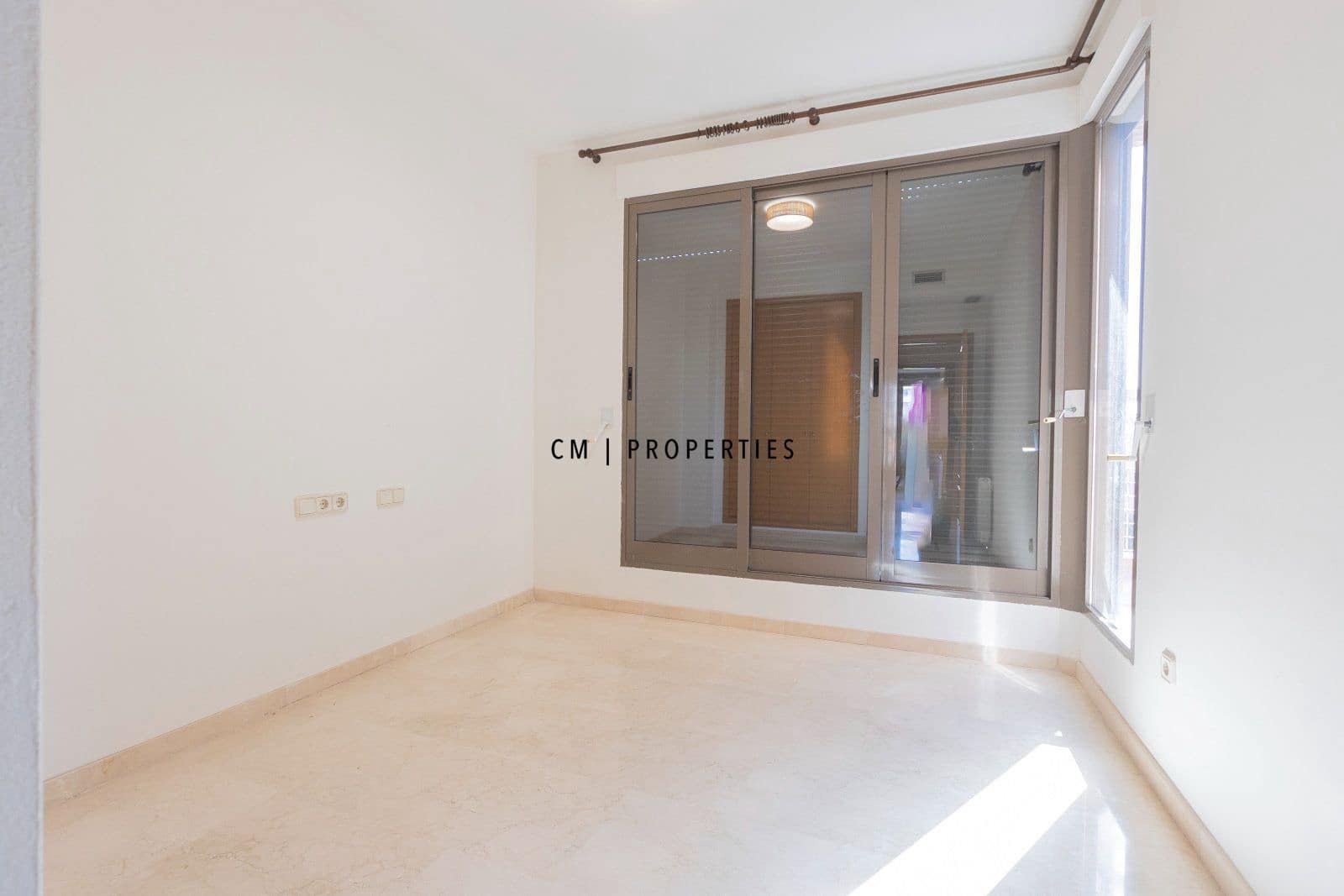 2 camera da letto Attico da affittare in Valencia citta con piscina garage - 2.000 € (Rif: 9911534)