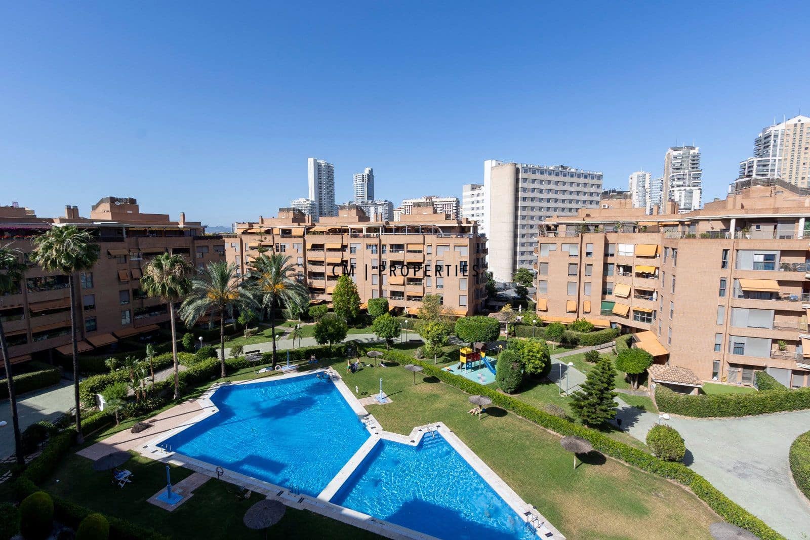 2 camera da letto Attico da affittare in Valencia citta con piscina garage - 2.000 € (Rif: 9911534)