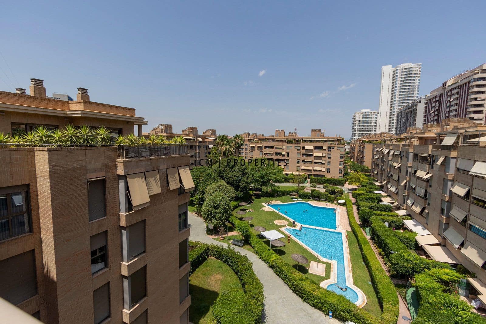 2 camera da letto Attico da affittare in Valencia citta con piscina garage - 2.000 € (Rif: 9911534)