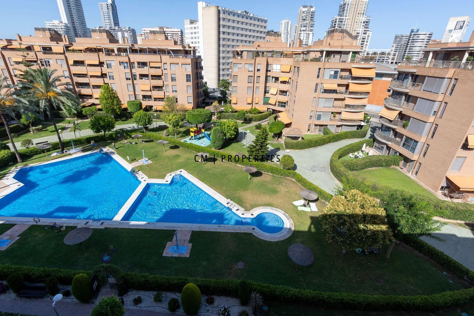 2 camera da letto Attico da affittare in Valencia citta con piscina garage - 2.000 € (Rif: 9911534)