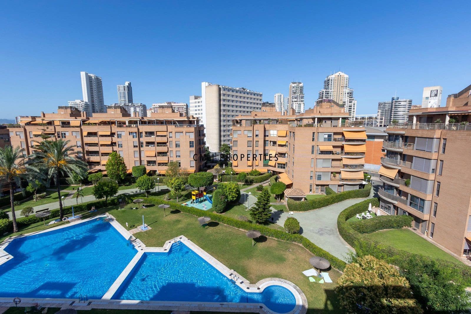 2 camera da letto Attico da affittare in Valencia citta con piscina garage - 2.000 € (Rif: 9911534)