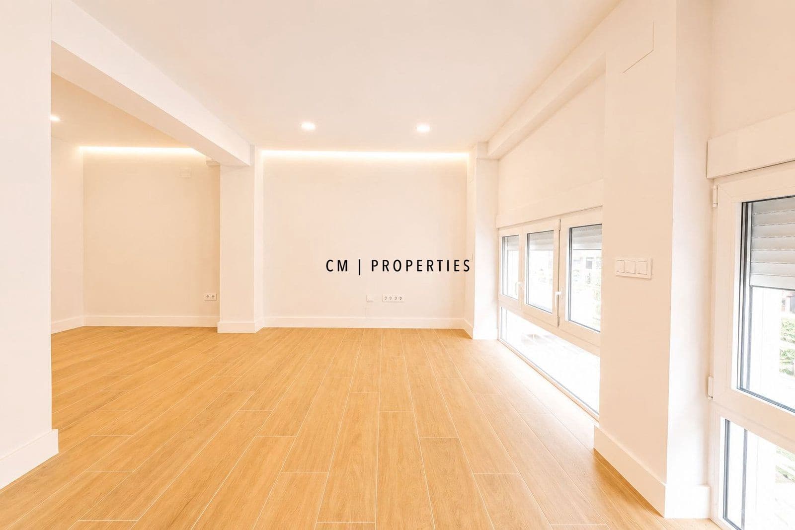 2 bedroom Flat for rent in Valencia city - € 1,500 (Ref: 9914828)
