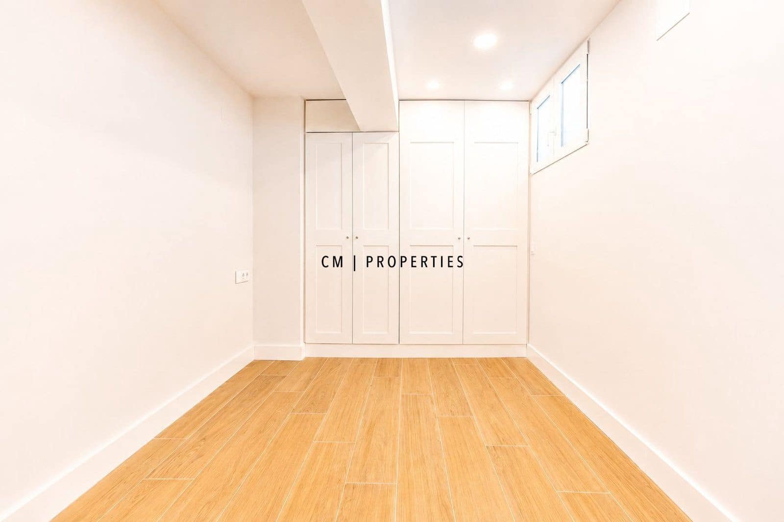2 quarto Escritório para arrendar em Valencia cidade - 1 500 € (Ref: 9918897)
