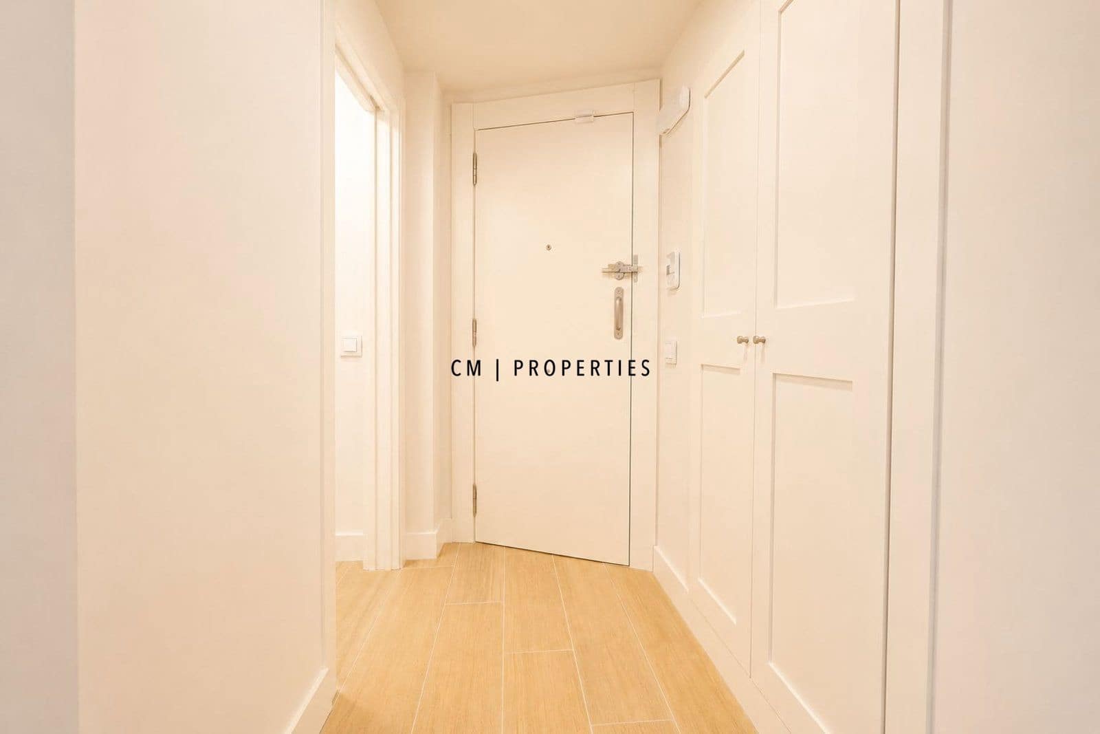2 quarto Escritório para arrendar em Valencia cidade - 1 500 € (Ref: 9918897)