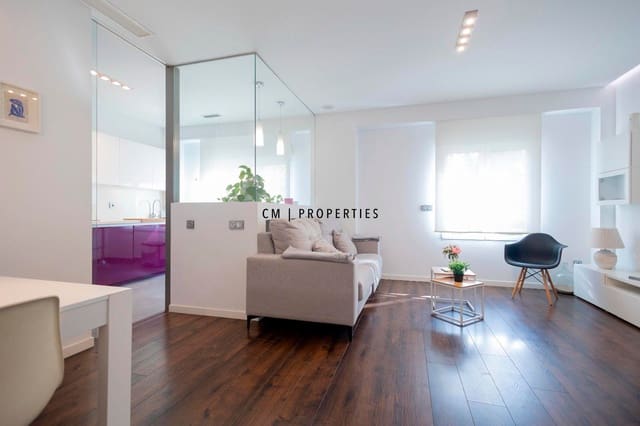 2 sovrum Lägenhet att hyra i Extramurs, Valencia stad - 1 500 € (Ref: 9918997)